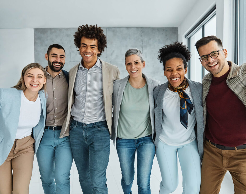 young-business-people-meeting-office-portrait-dive